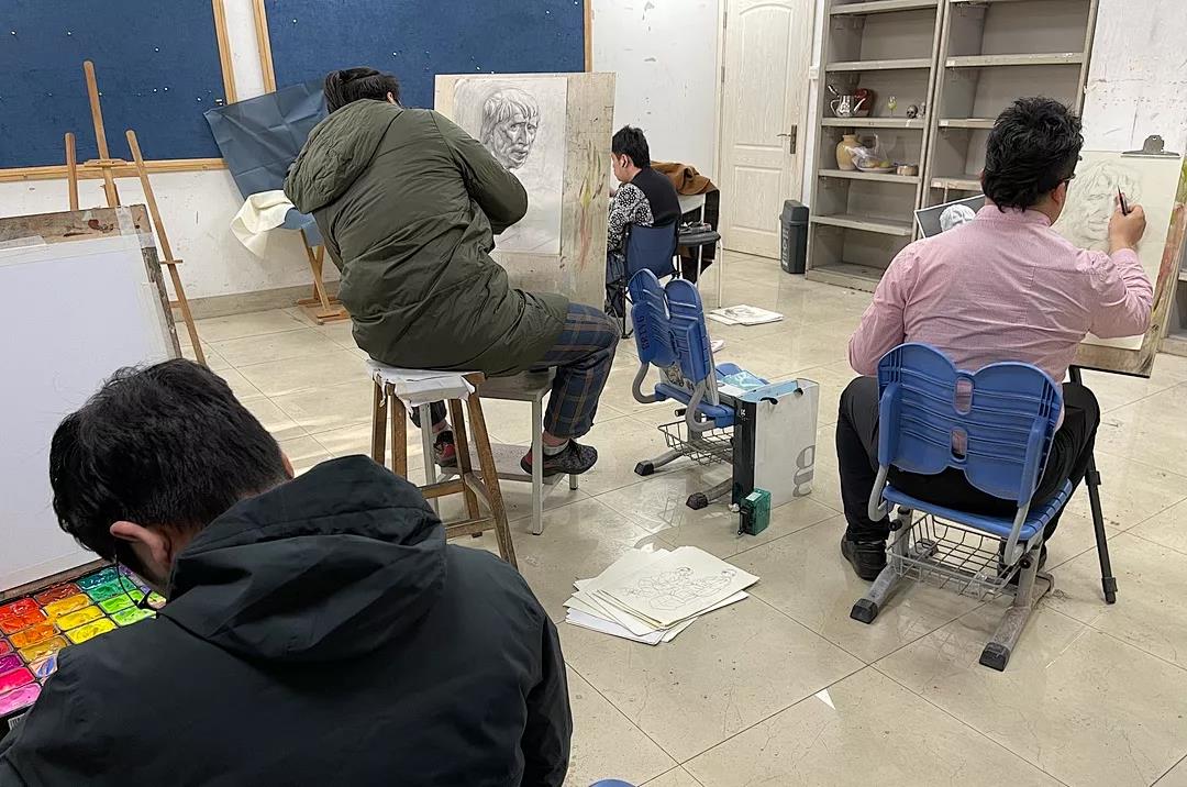 西浦附校李磊美术名师                
