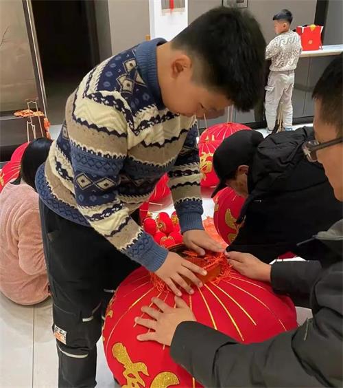 我们的双手“最勤劳”——滁州海亮学校融合部寒假实践活动