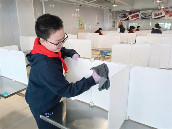 北京力迈中美国际学校“学雷锋月”小学部活动