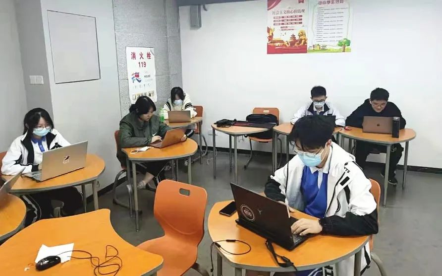 深圳市厚德书院出国学子的CTB创新+研究之路                