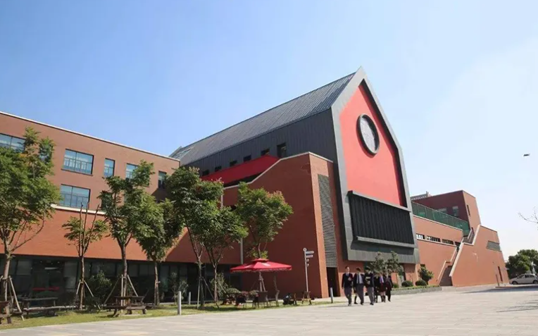 北京德威英国国际学校备受星二代青睐，究竟有多强?                