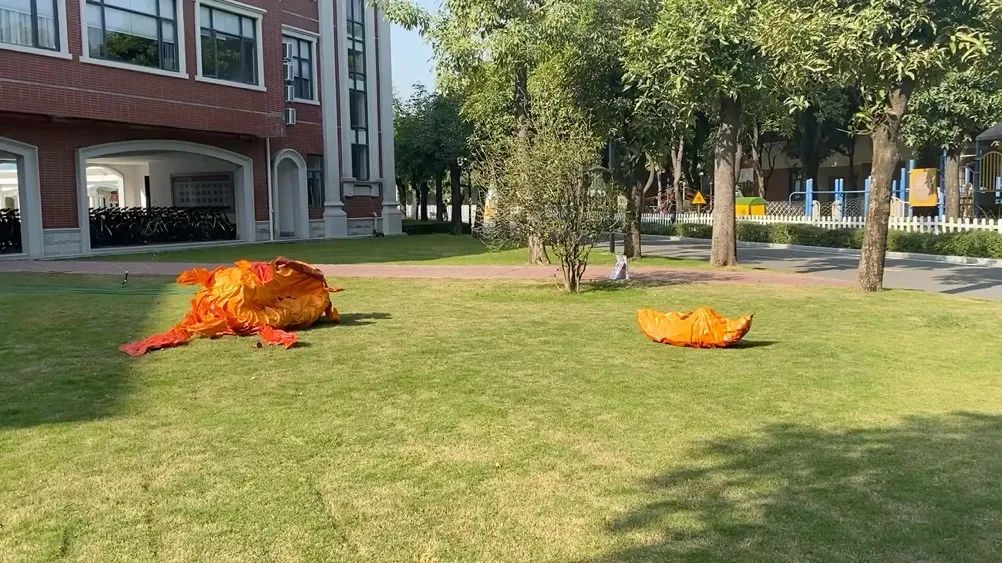 广东碧桂园学校2022届视觉艺术展《你我·元空间》                