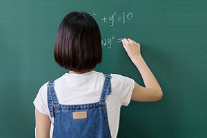 2022年入读北京明诚外国语学校（洪堡学院）国际高中有哪些要求? _ 北京明诚外国语学校