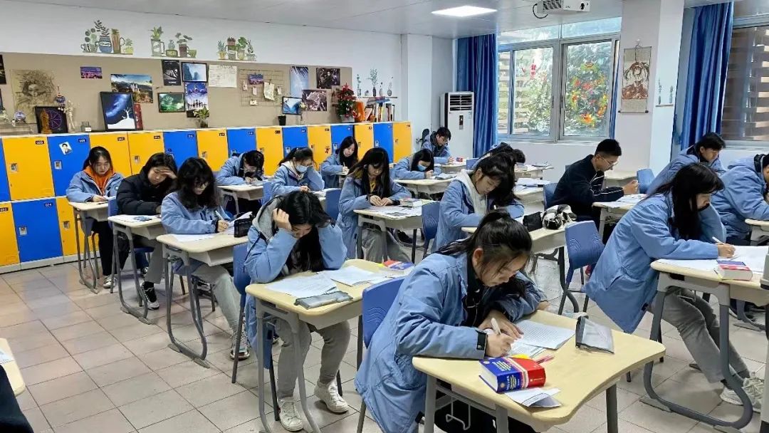 上实剑桥备战CAIE校内评估考，节假日线上学科讲座再助力                