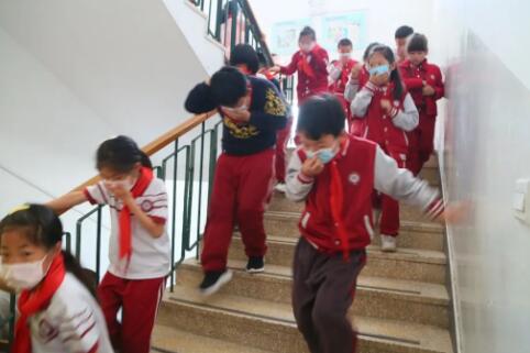 北大附属实验学校小学段教学区消防疏散演练 _ 北大附属实验学校