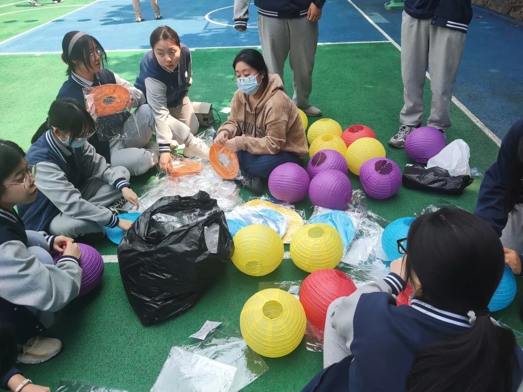 杭州东方中学第七届国际文化节系列活动之猜灯谜                