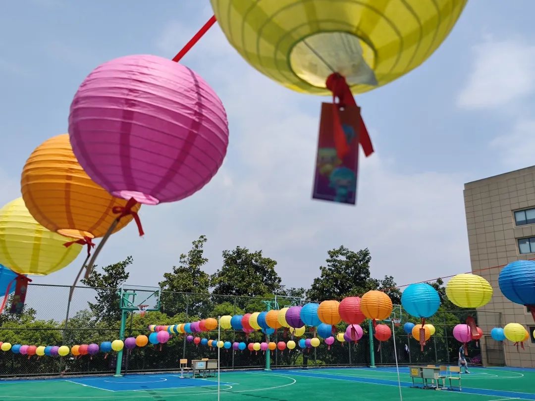 杭州东方中学第七届国际文化节系列活动之猜灯谜                