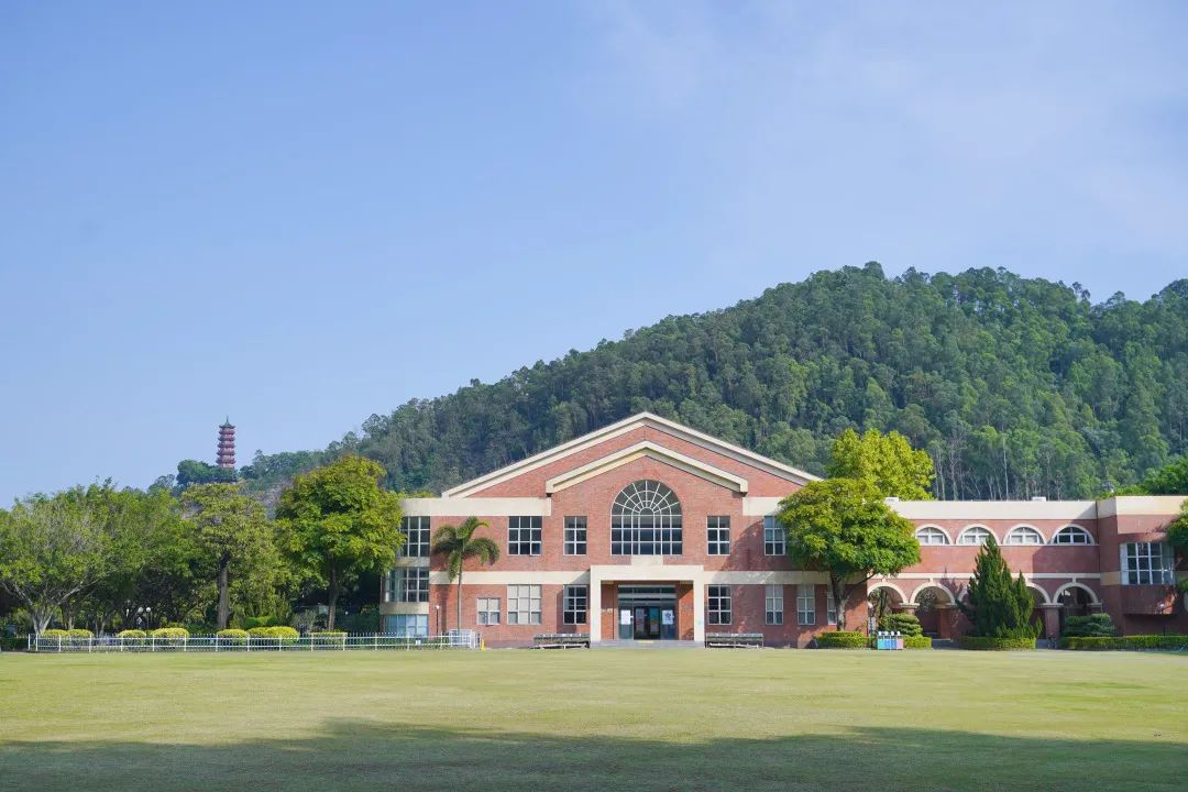 广州市英东中学2022年招生简章                