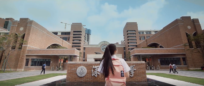 深圳中学国际部女孩：探索和尝试让她成为更好的自己！                