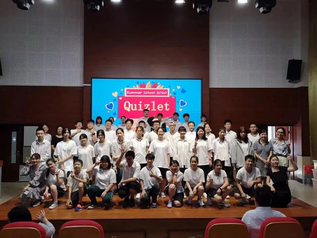 上海枫叶国际学校第九届“周恩来班”申请人枫叶成长故事 _ —在精彩中变“老”                