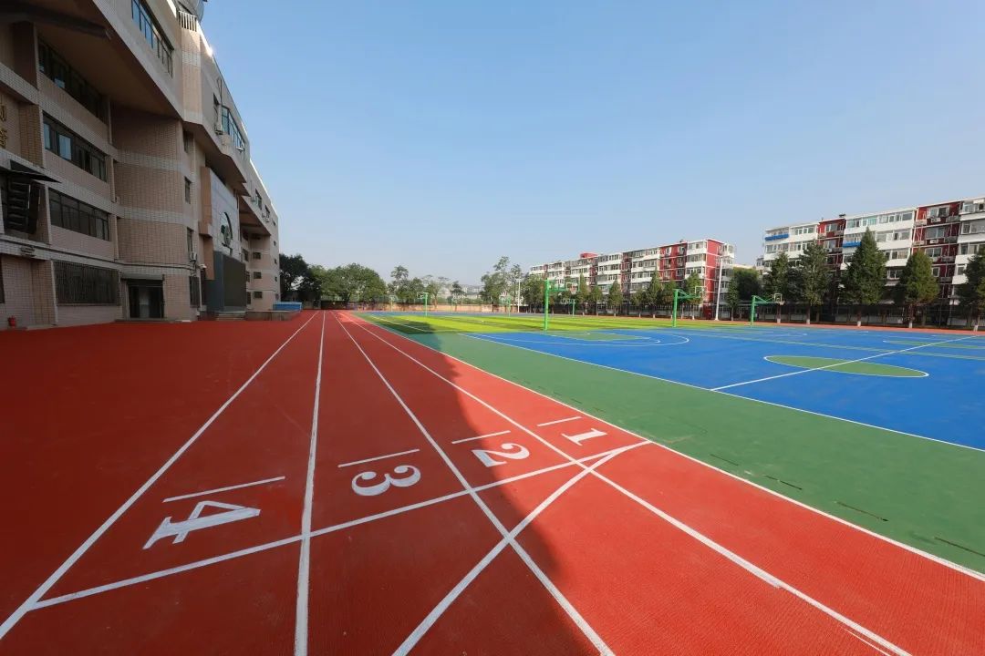 首师大附中国际部怎么样呢?遵循自然成就梦想                