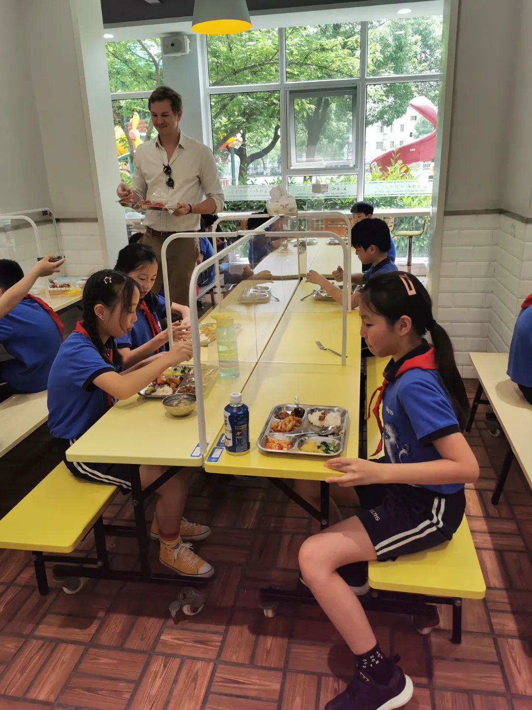 上海市民办协和双语尚音学校让孩子们直呼“真香”的安心食堂                
