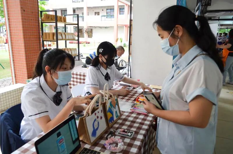 记广东实验中学参加广州市大中小学2022年“学校劳动周”成果展示现场会                