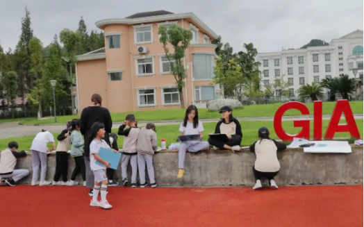 美中国际爱智学校GIA(东区)招生对象?开设什么课程体系?