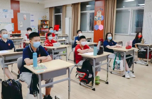 北京王府学校小、初、高恢复线下教学,学生开始返校上课! _ 北京王府学校