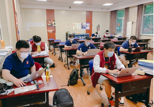北京王府学校小、初、高恢复线下教学,学生开始返校上课! _ 北京王府学校