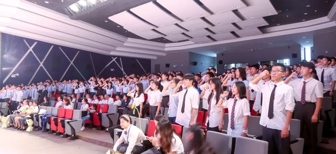 青春不散场，一起向未来——苏州湾外国语学校初中部毕业典礼                