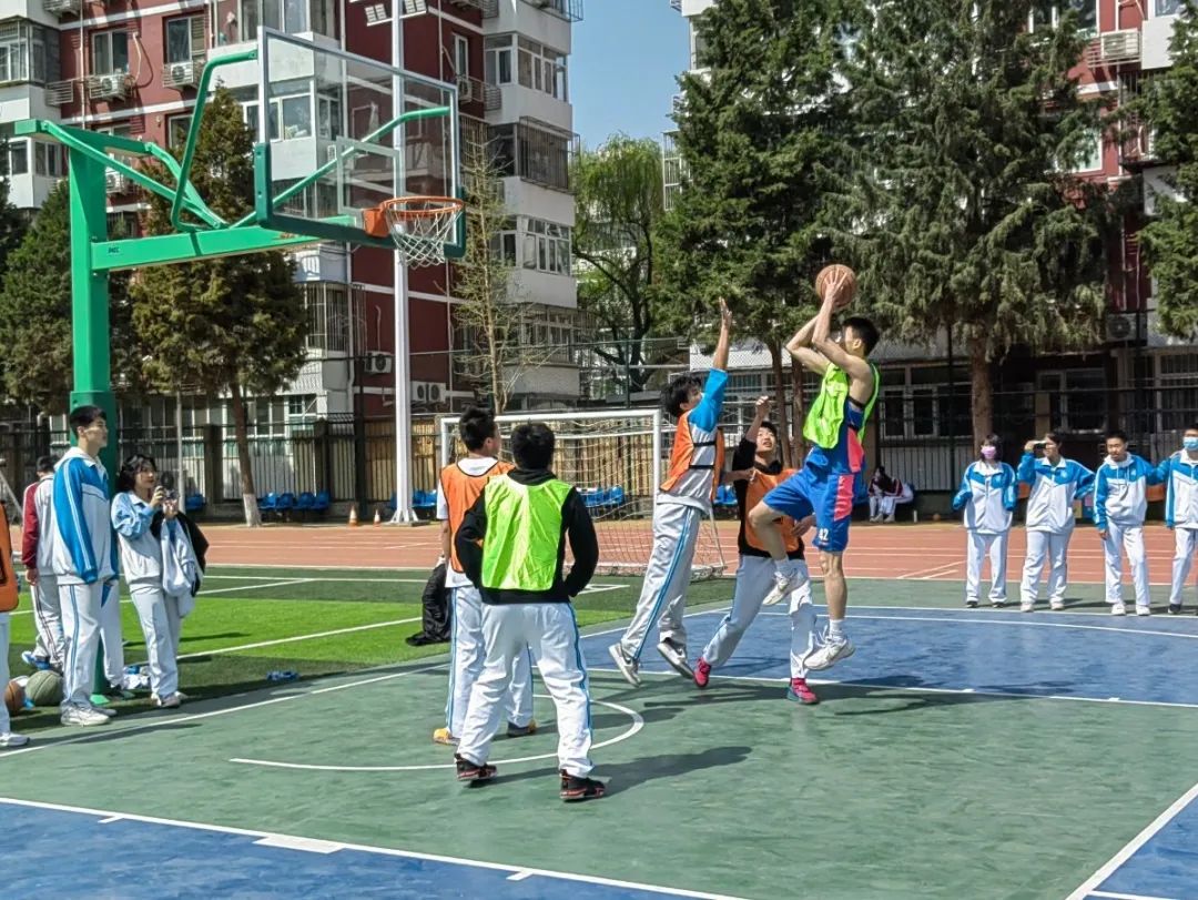 首都师大附中7月4日升国旗仪式纪实                