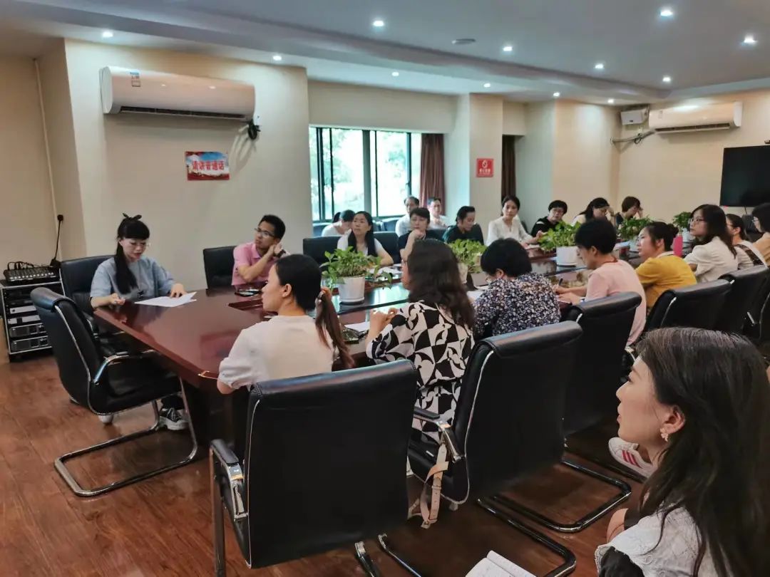 培根铸魂，启智增慧​——实外举行初中教研组长总结会                