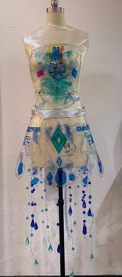 于是跃入人海,各有风雨灿烂——记<a href=https://school.net/school/292.shtml target=_blank class=infotextkey>深圳(南山)中加学校</a>高三(2)班 深圳南山中加学校高三(2)班回忆录