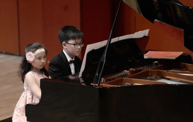 中音鼎石夏季学院招生中｜一对一大师课、室内乐、音乐素养公共课......这个夏天，邀您在紫禁城东岸汲取艺术养分 _ 中央音乐学院鼎石实验学校