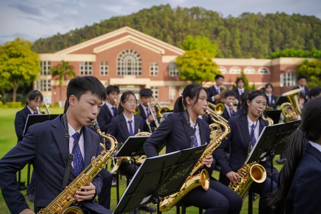 乐高机器人、英语戏剧、微电影社...英东中学少年在课程成果展回望成长                