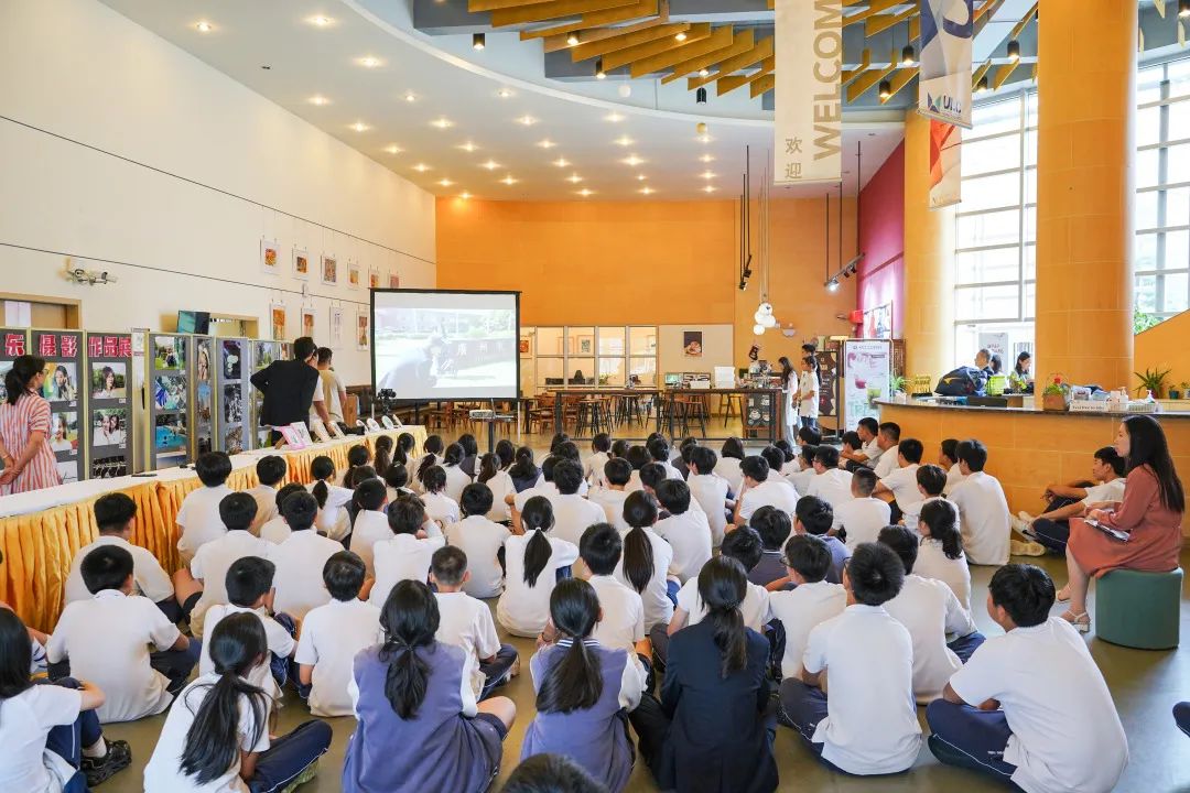 乐高机器人、英语戏剧、微电影社...英东中学少年在课程成果展回望成长                