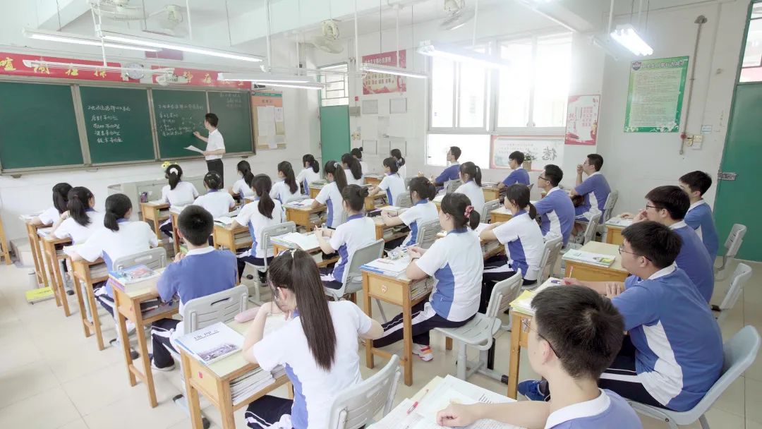 2023年深圳市美中学校中考复读招生简章介绍
