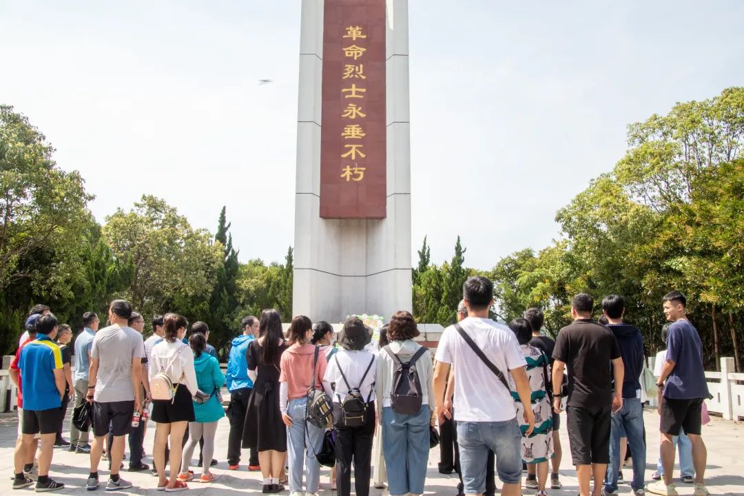 杭州师范大学附属中学：让“行走的党课”点亮红色的初心                