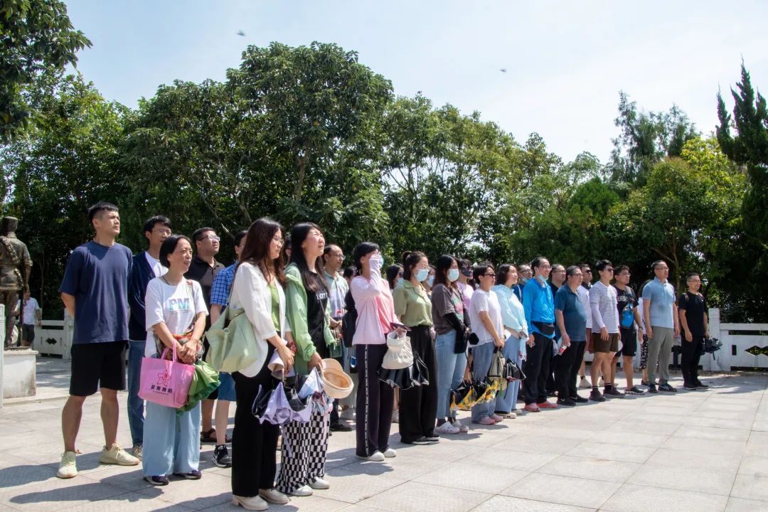 杭州师范大学附属中学：让“行走的党课”点亮红色的初心                
