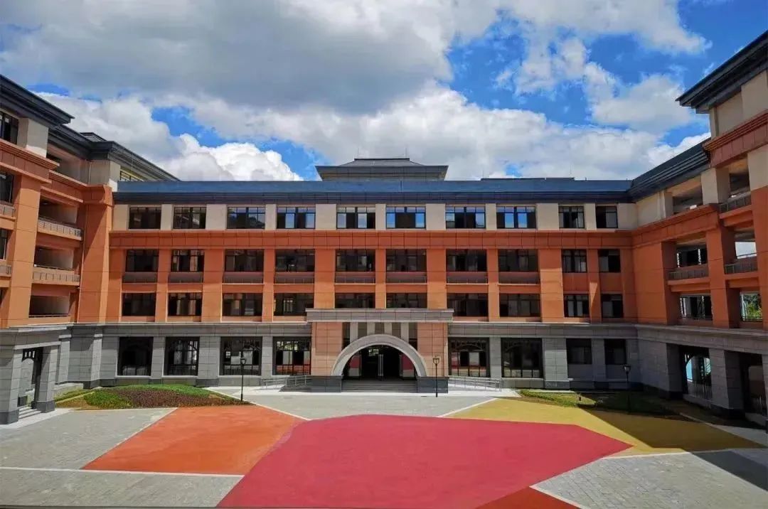 贵阳海嘉学校高考复读部招生简章                