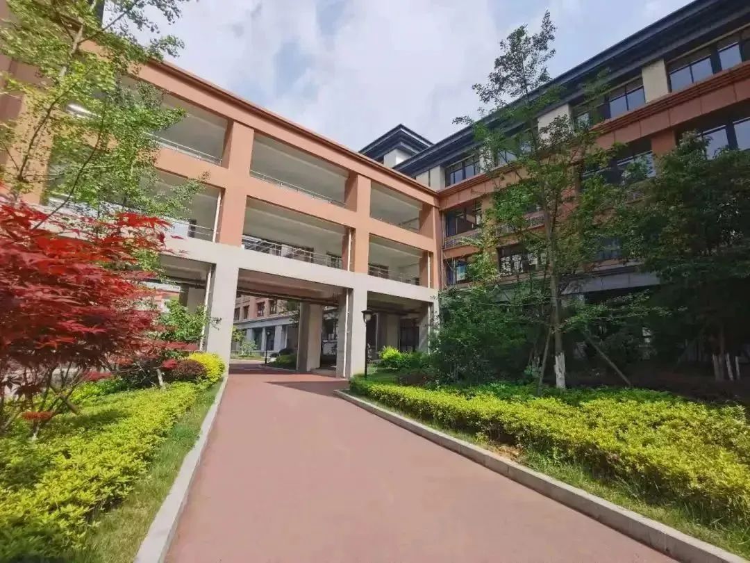 贵阳海嘉学校高考复读部招生简章                