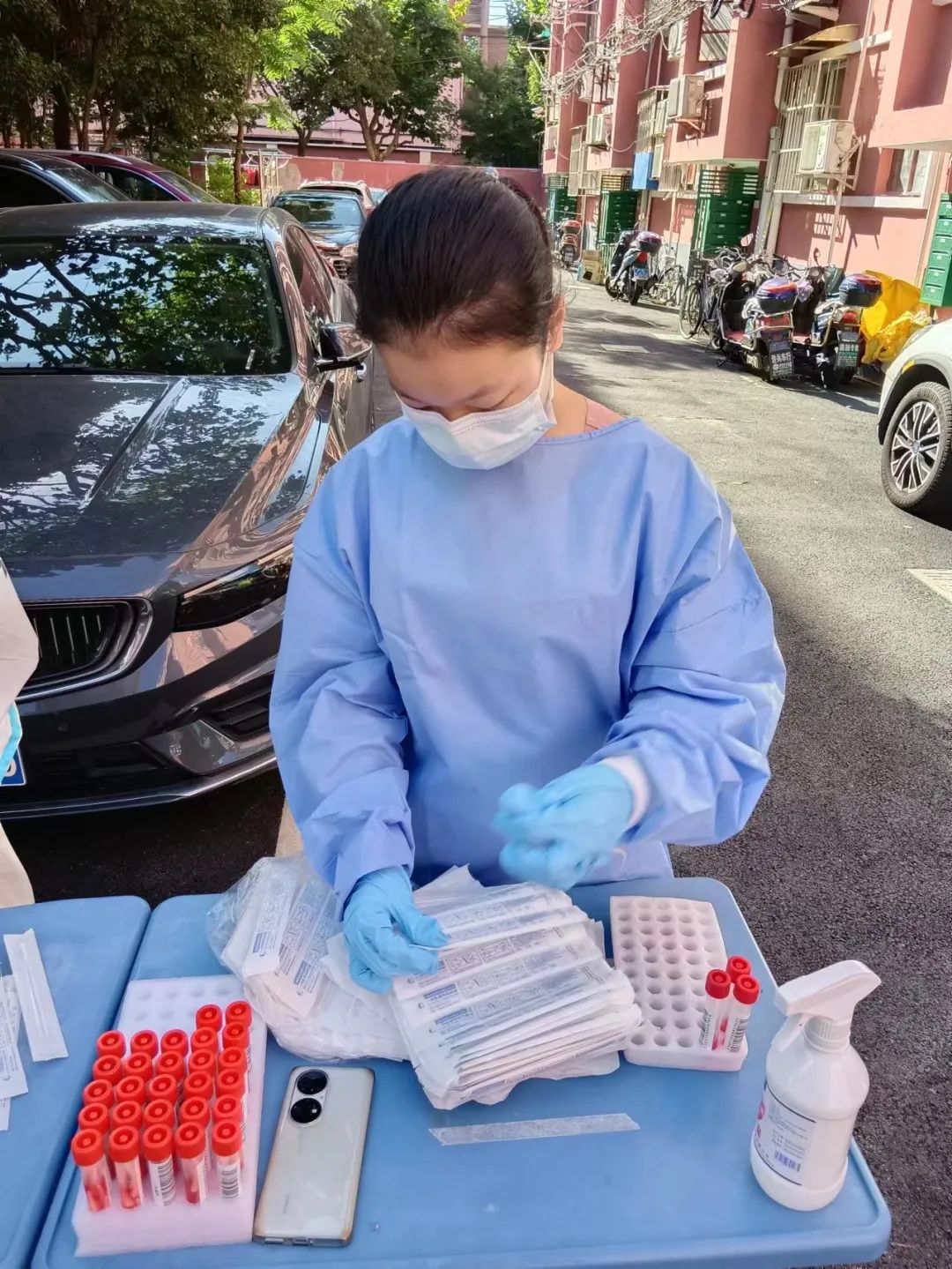 上海市震旦外国语中学疫情防控志愿活动                