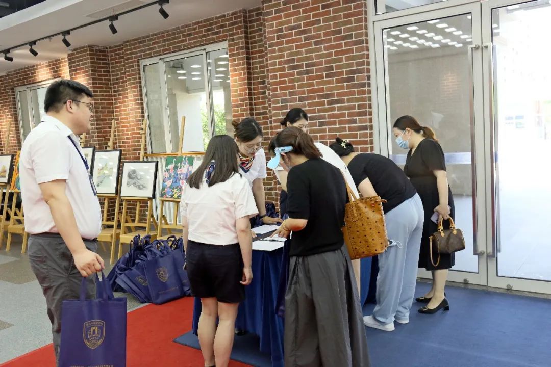 【苏城外独家】清华附中王实&新加坡国立大学招生官:疫情动荡时代下的留学与国际教育选择! 苏城外国语学校留学讲座圆满举行