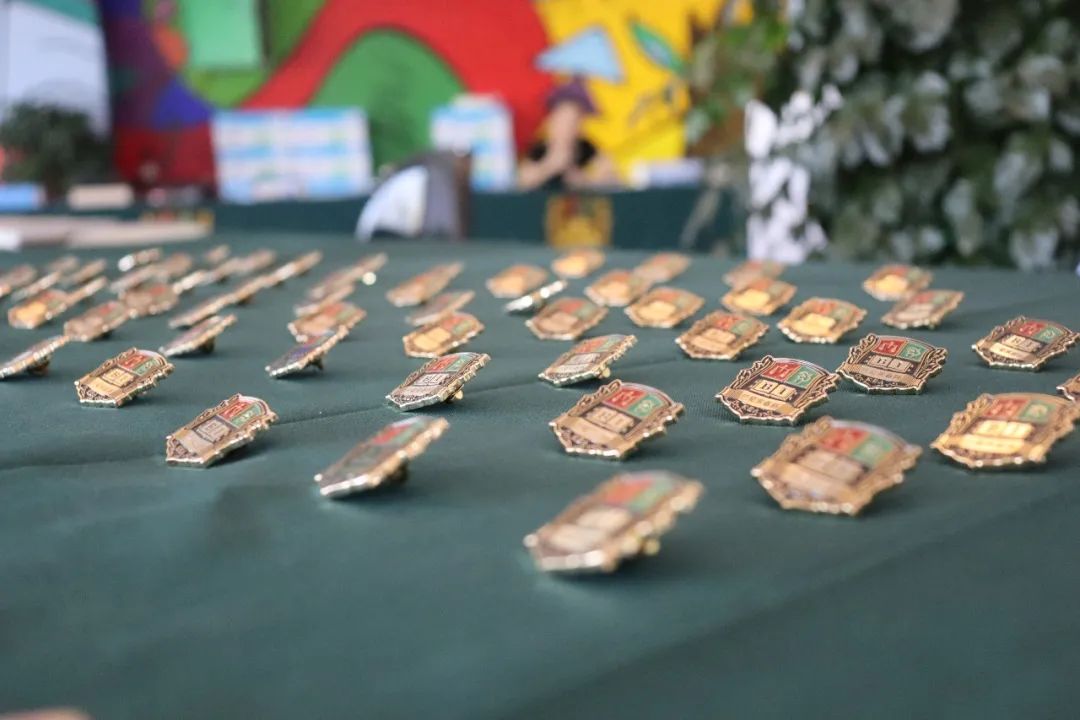 重庆巴蜀常春藤学校高考研究院                