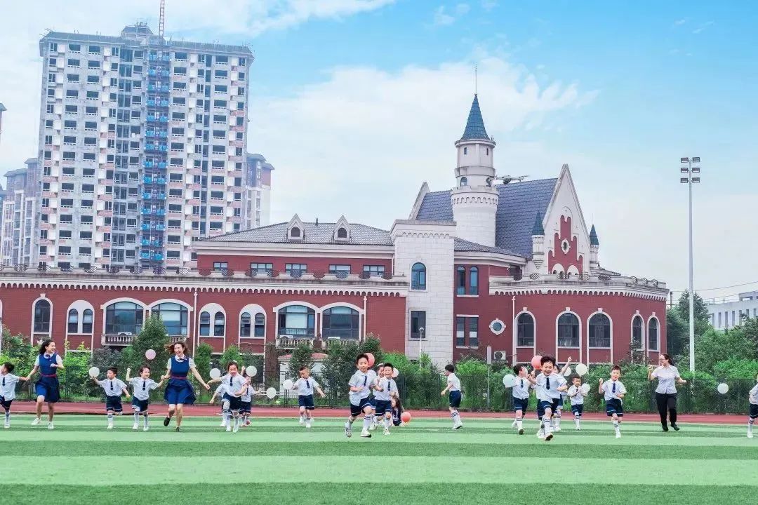 重庆枫叶幼儿园学位告急                