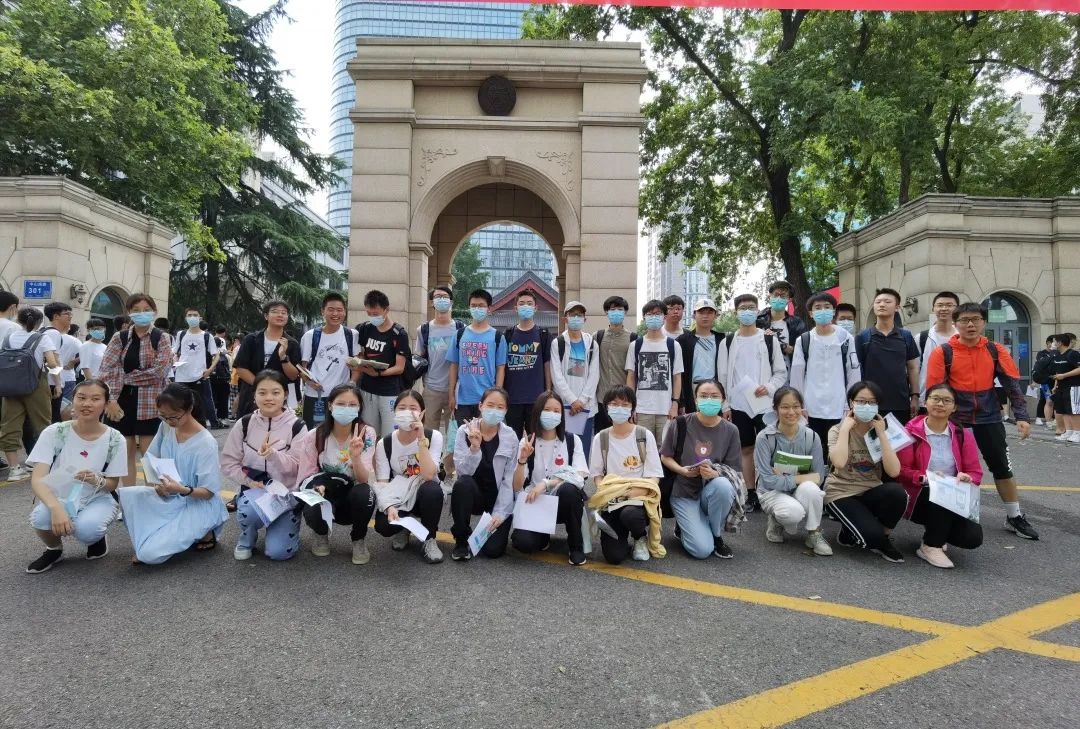 江苏省苏州中学生物竞赛9人国家一等奖                