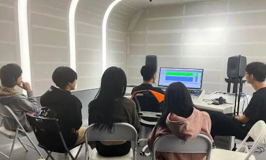 北京爱迪国际艺术高中学生原创音乐作品展,艺术班秋季插班申请正在进行中! _ 北京爱迪国际学校