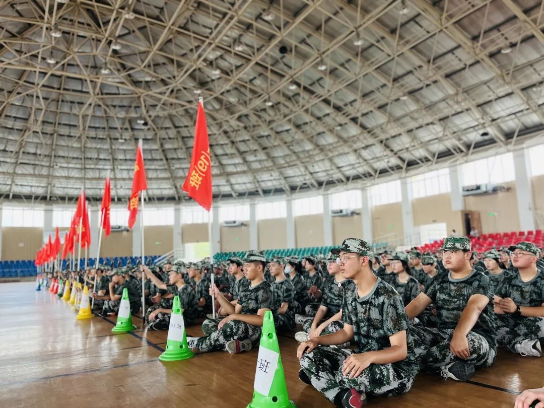 中加枫华国际学校2022级高一新生军训开营仪式                
