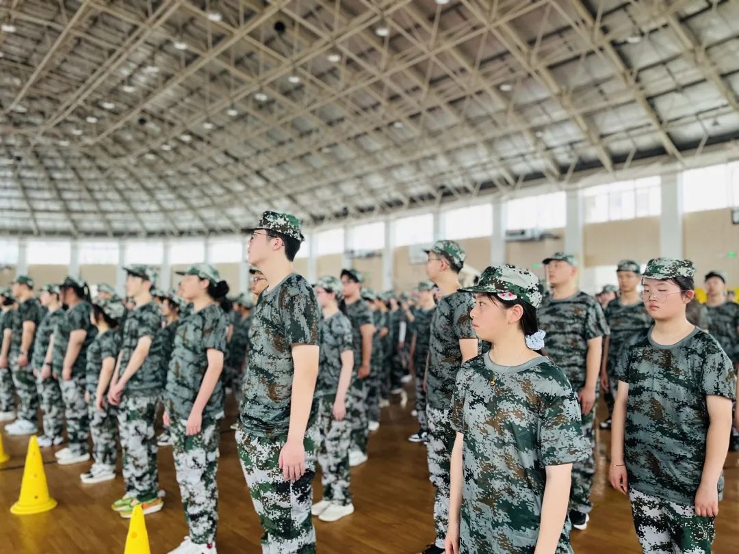 中加枫华国际学校2022级高一新生军训开营仪式                