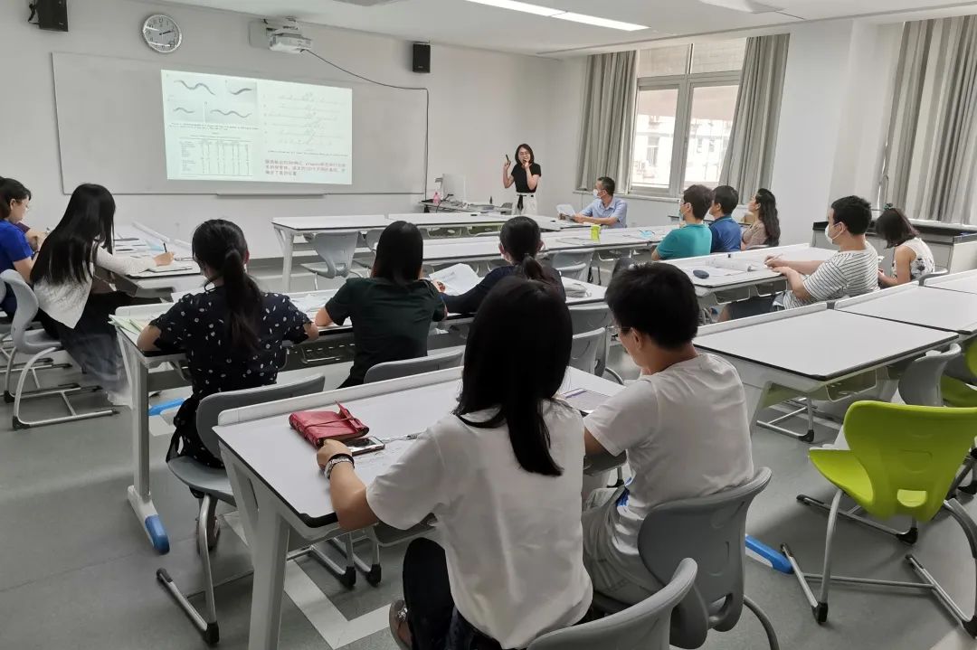 深圳中学斐涧雯老师的教学故事分享                