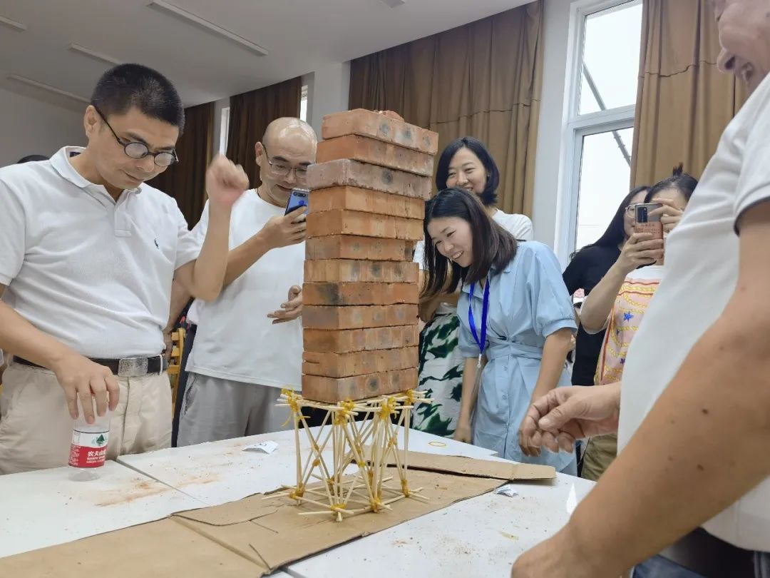 上海宏润博源学校新学期全体教职工会议                