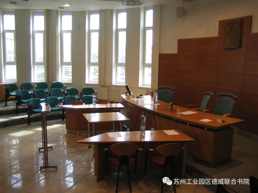 苏州工业园区德威联合书院Sarah C, Grace G入围论文竞赛最终名单                