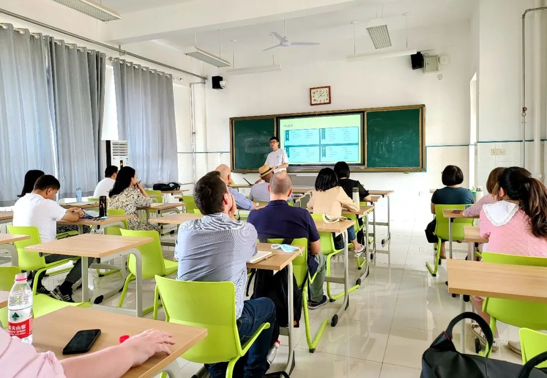 济外国际开展2022年暑期全体教师培训活动                