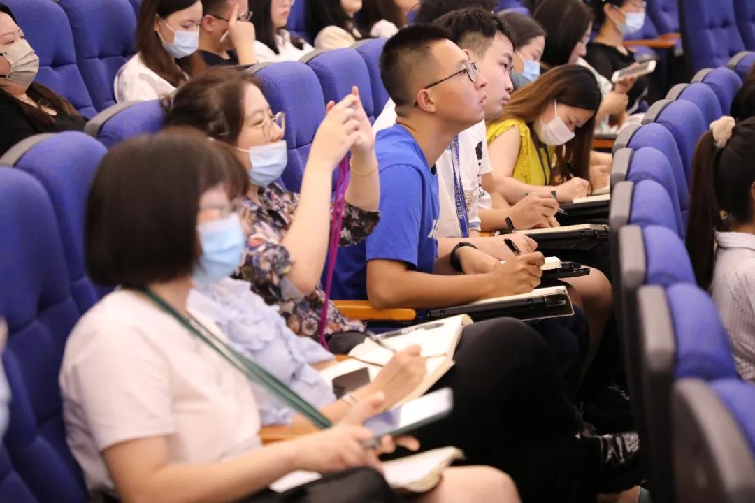上海市民办尚德实验学校2022年夏季教师校本培训纪实                