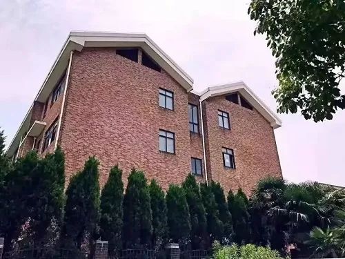 2023年上海日本方向国际高中学费多少一年?                