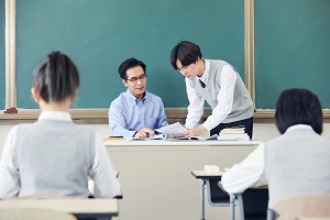 北京市中关村外国语学校新加坡高中特色班2023年春季插班申请已经启动! _ 北京市中关村外国语学校