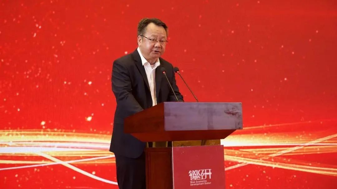 无锡经济开发区、华东师范大学、狄邦教育集团签署合作办学协议                