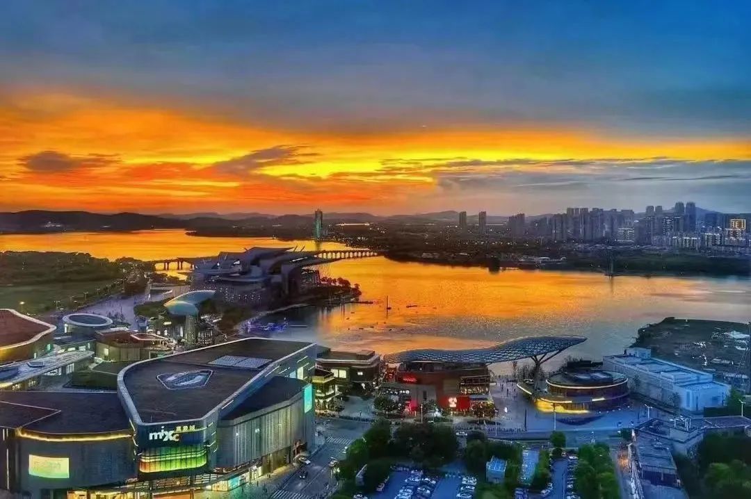 无锡经济开发区、华东师范大学、狄邦教育集团签署合作办学协议                