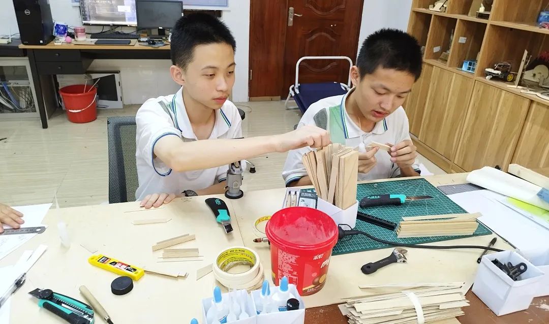 2022第十一届同济大学全国中学生结构设计大赛之华南师大附中喜报                